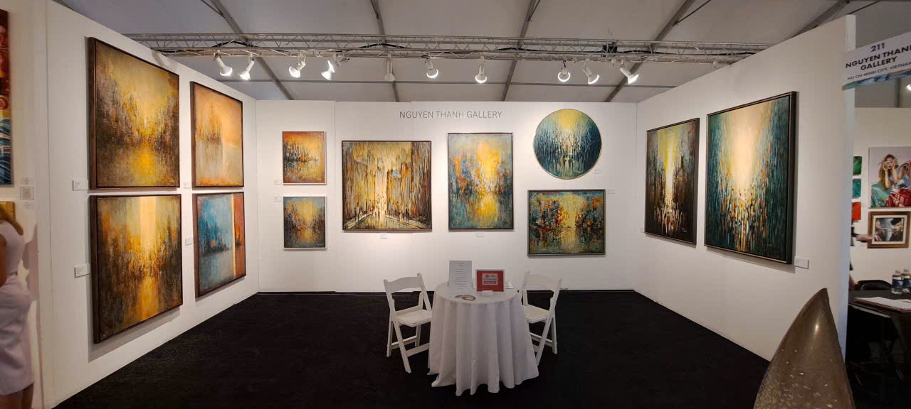 Hamptons Fine Art Fair _ Booth 211